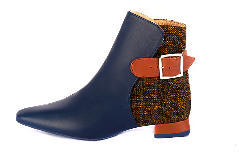Women's navy blue and terracotta orange elegant ankle boots, with buckles at the back. Square toe. Flat flare heels - Profile view